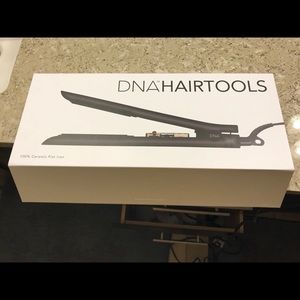 DNA ceramic straightener